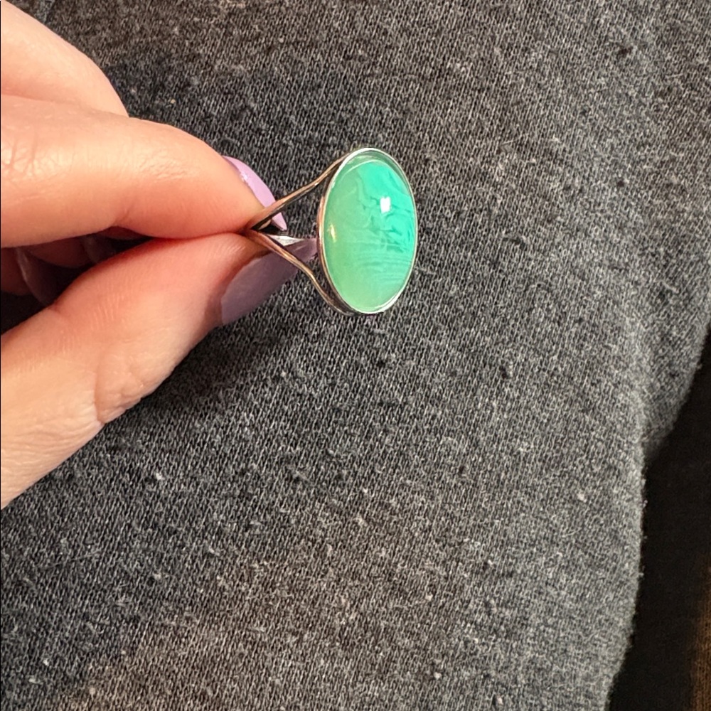 Ring - Picture 2 of 4